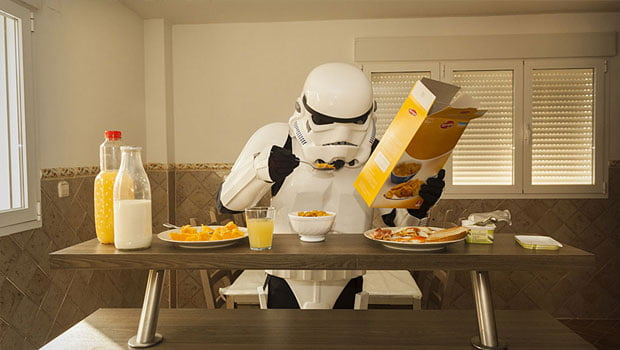 stormtrooper-cotidiano-ensaio-fotografia-com-limao